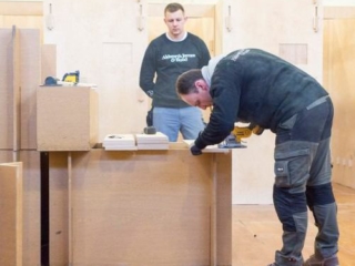 assembling the sleeping pods_4
