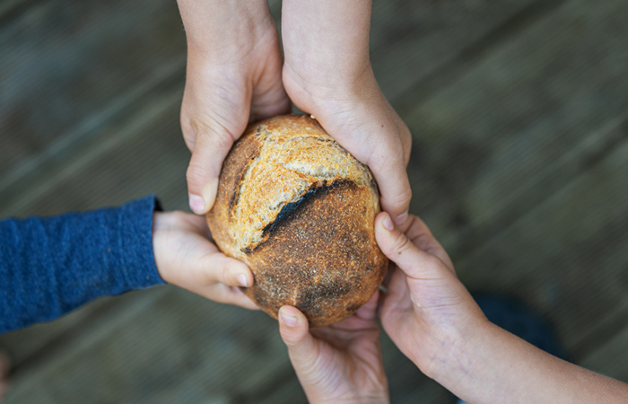 breaking-bread-sharing
